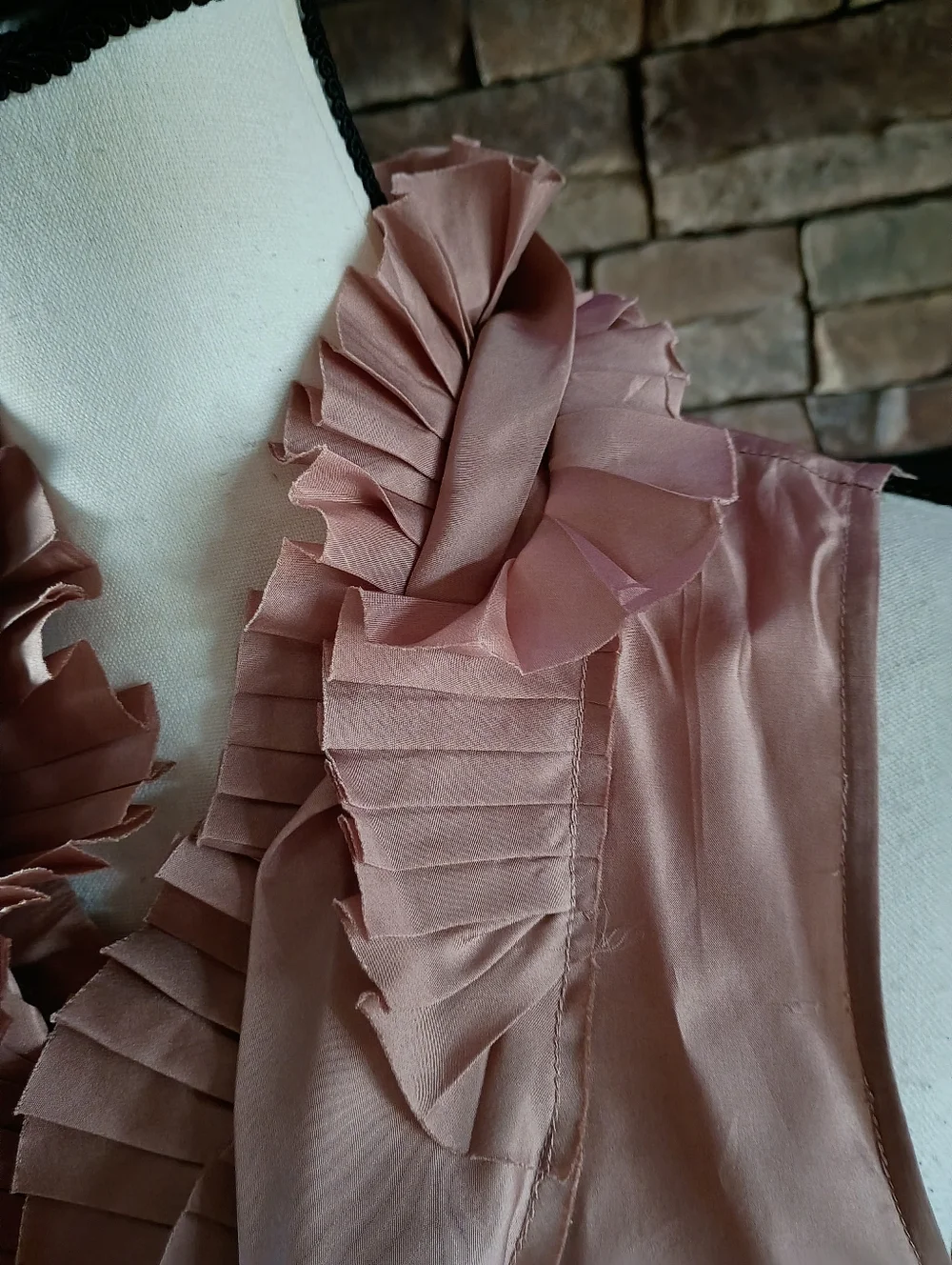 J. Crew 100% Silk Beige Tan Pink Mauve Ruffled Button Sleeveless Top Size 6 - Picture 11 of 16